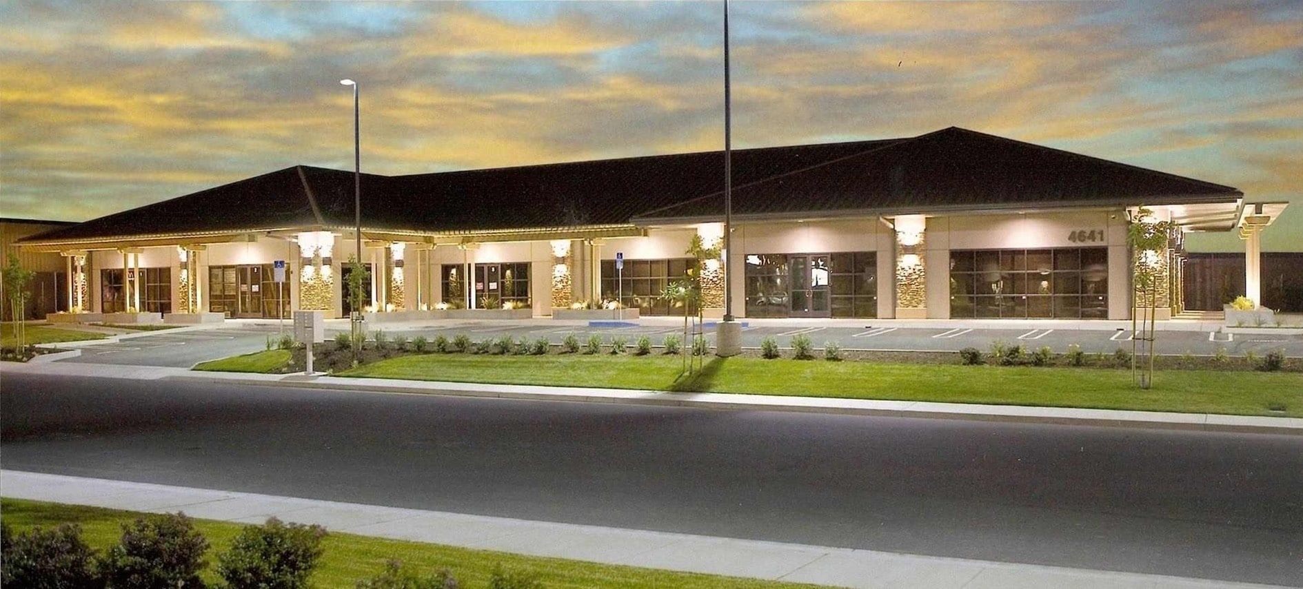 4641 Spyres Way, Modesto, CA à louer Photo principale- Image 1 de 6