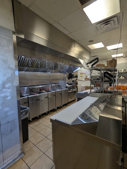 954 E Altamonte Dr, Altamonte Springs, FL for lease - Interior Photo - Image 3 of 22