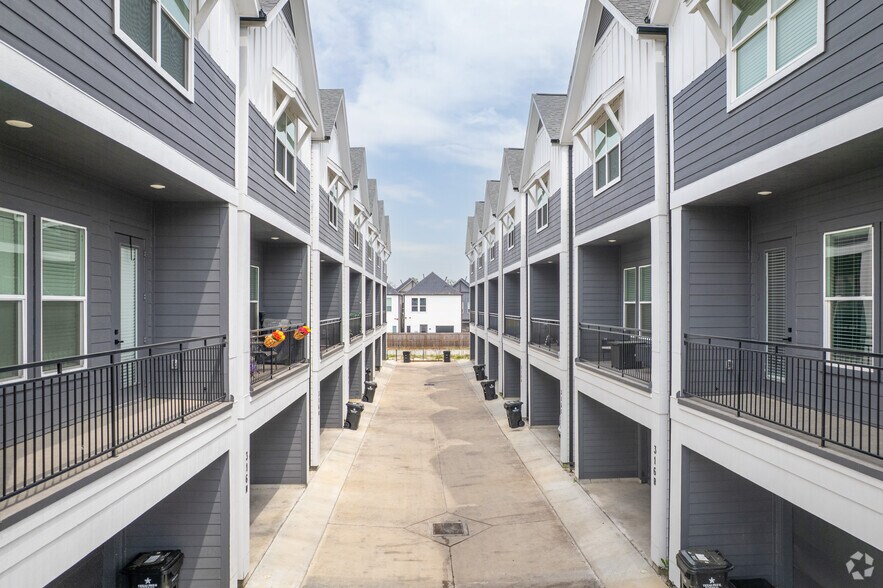 316 Thornton Rd, Houston, TX à vendre - Photo du bâtiment - Image 2 de 15