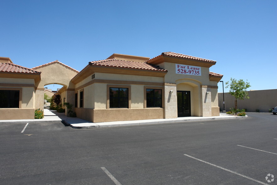 8991 W Flamingo Rd, Las Vegas, NV for lease - Primary Photo - Image 1 of 41