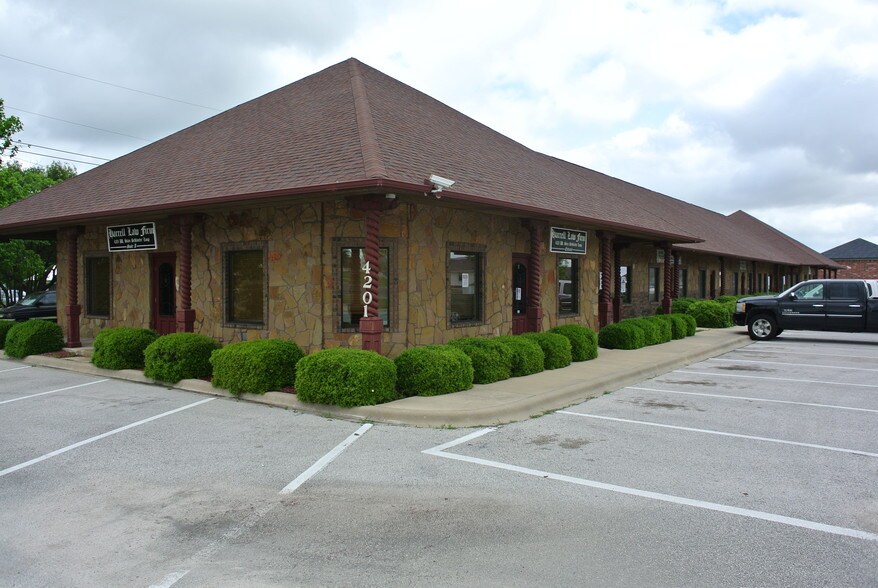 4201 W Stan Schlueter Loop, Killeen, TX à louer - Photo du bâtiment - Image 3 de 13