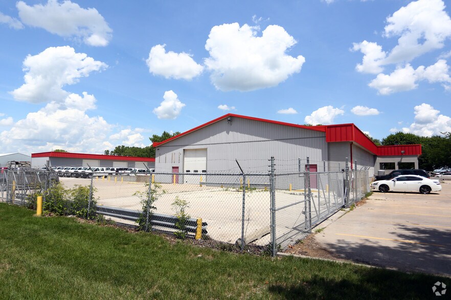 1014 SE Lorenz Dr, Ankeny, IA à louer - Photo du bâtiment - Image 2 de 11