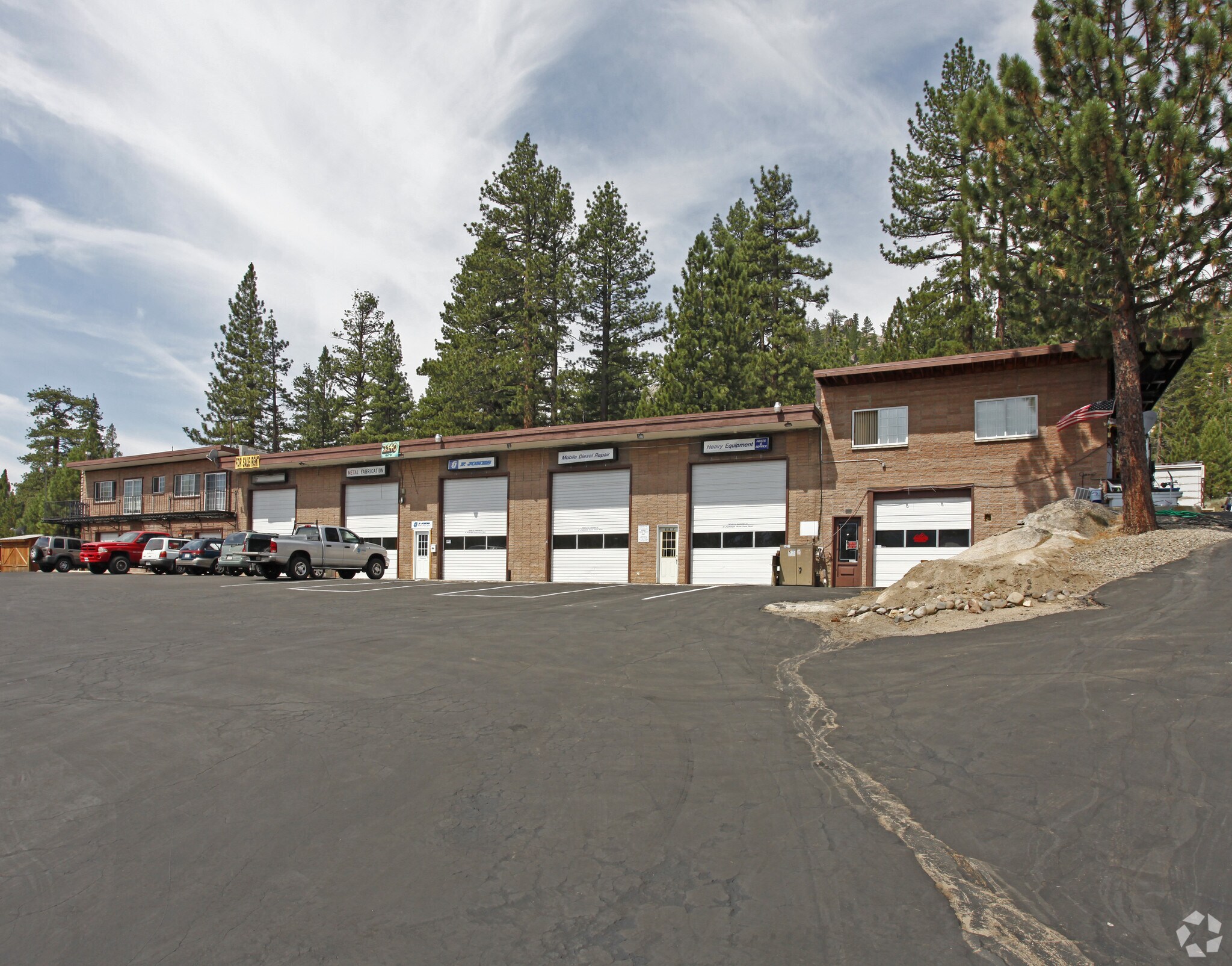 2140 US Highway 50, South Lake Tahoe, CA à vendre Photo du bâtiment- Image 1 de 14