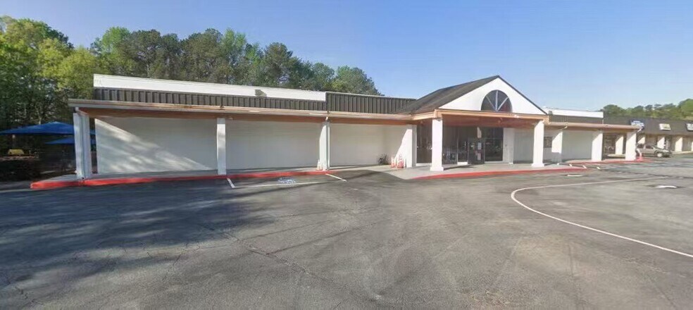 2575 Snapfinger Rd, Decatur, GA à louer - Photo du bâtiment - Image 2 de 6