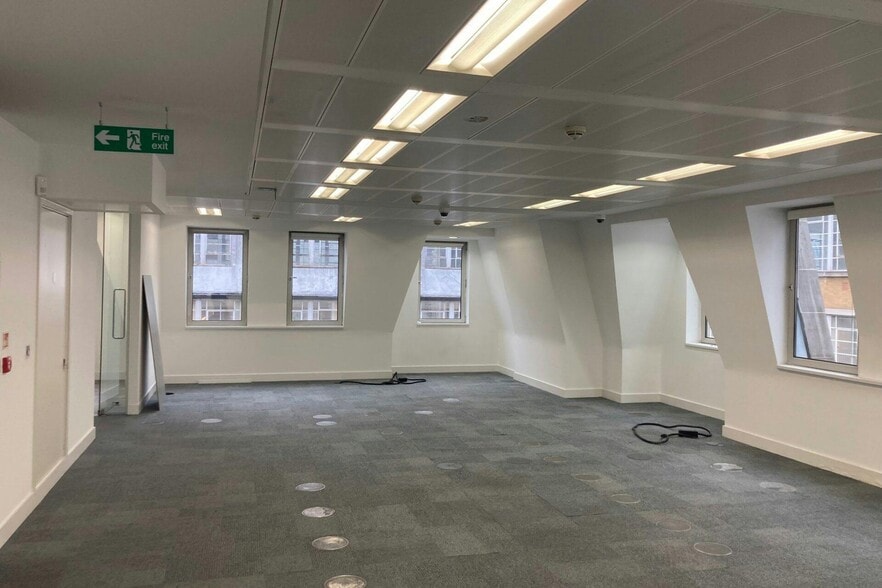 30 Haymarket, London for lease - Building Photo - Image 2 of 3