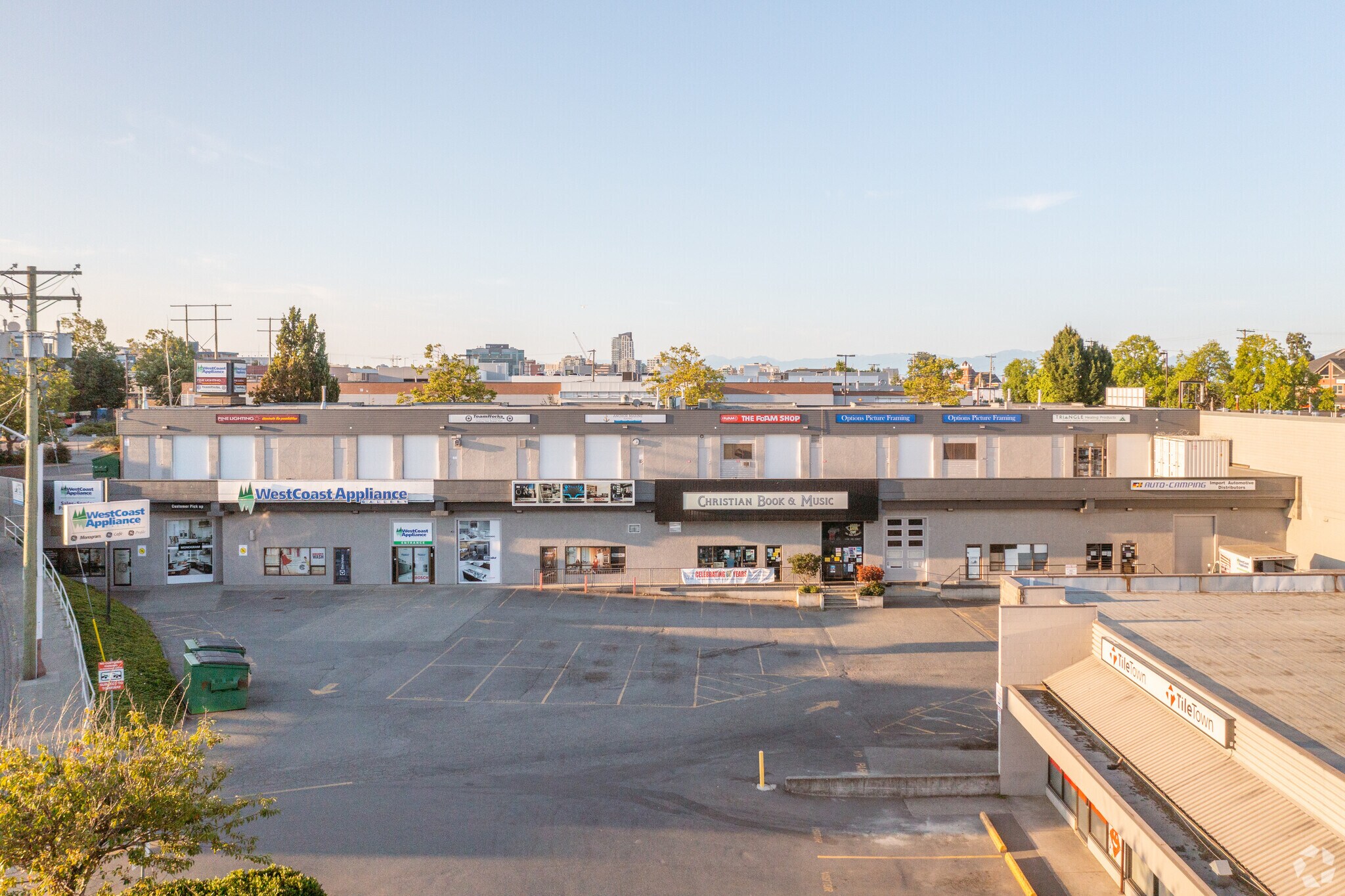 3090 Nanaimo St, Victoria, BC for lease Building Photo- Image 1 of 7