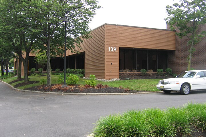 139 Gaither Dr, Mount Laurel, NJ à vendre - Photo du bâtiment - Image 3 de 4