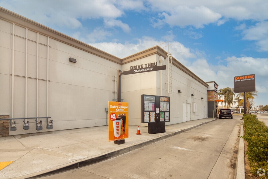 1800 23rd St, Bakersfield, CA for sale - Building Photo - Image 2 of 6