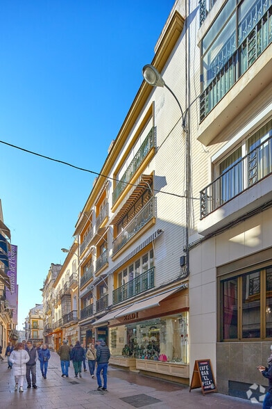 Calle Sierpes, 48, Séville, Sevilla à louer - Photo du bâtiment - Image 3 de 9
