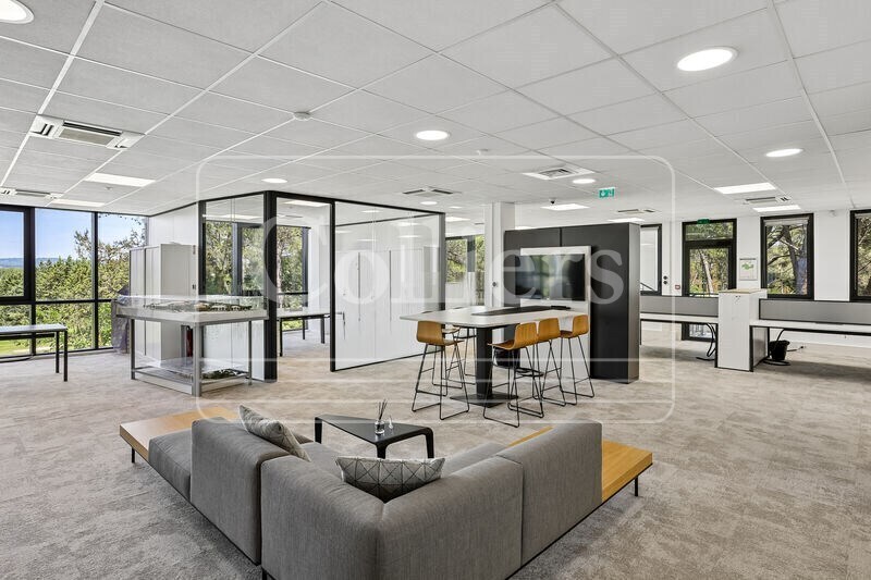 Office in Aix En Provence for lease - Building Photo - Image 2 of 15