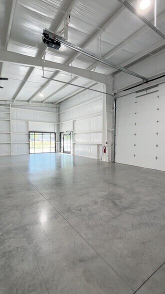 407 Ross Ave, Easley, SC à louer - Vidéo sur l’inscription commerciale - Image 3 de 12