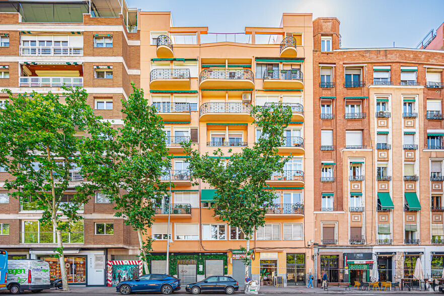 Commerce de détail dans Madrid, MAD à louer - Photo principale - Image 1 de 1