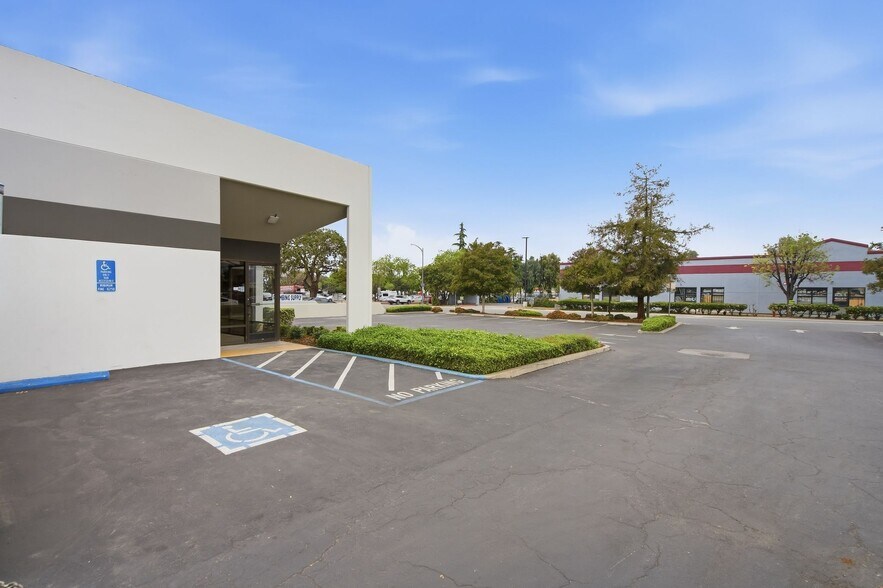 570 Parrott St, San Jose, CA à louer - Photo du bâtiment - Image 3 de 14