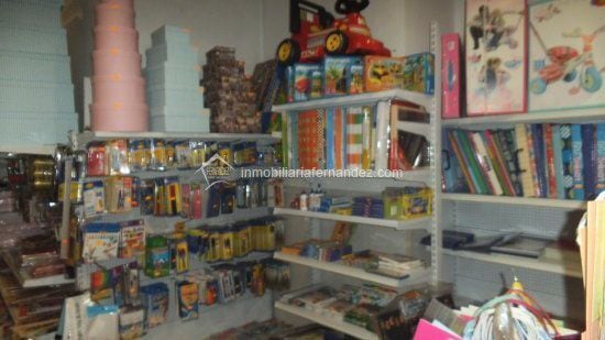 Retail in Cáceres, Cáceres for lease - Building Photo - Image 3 of 9