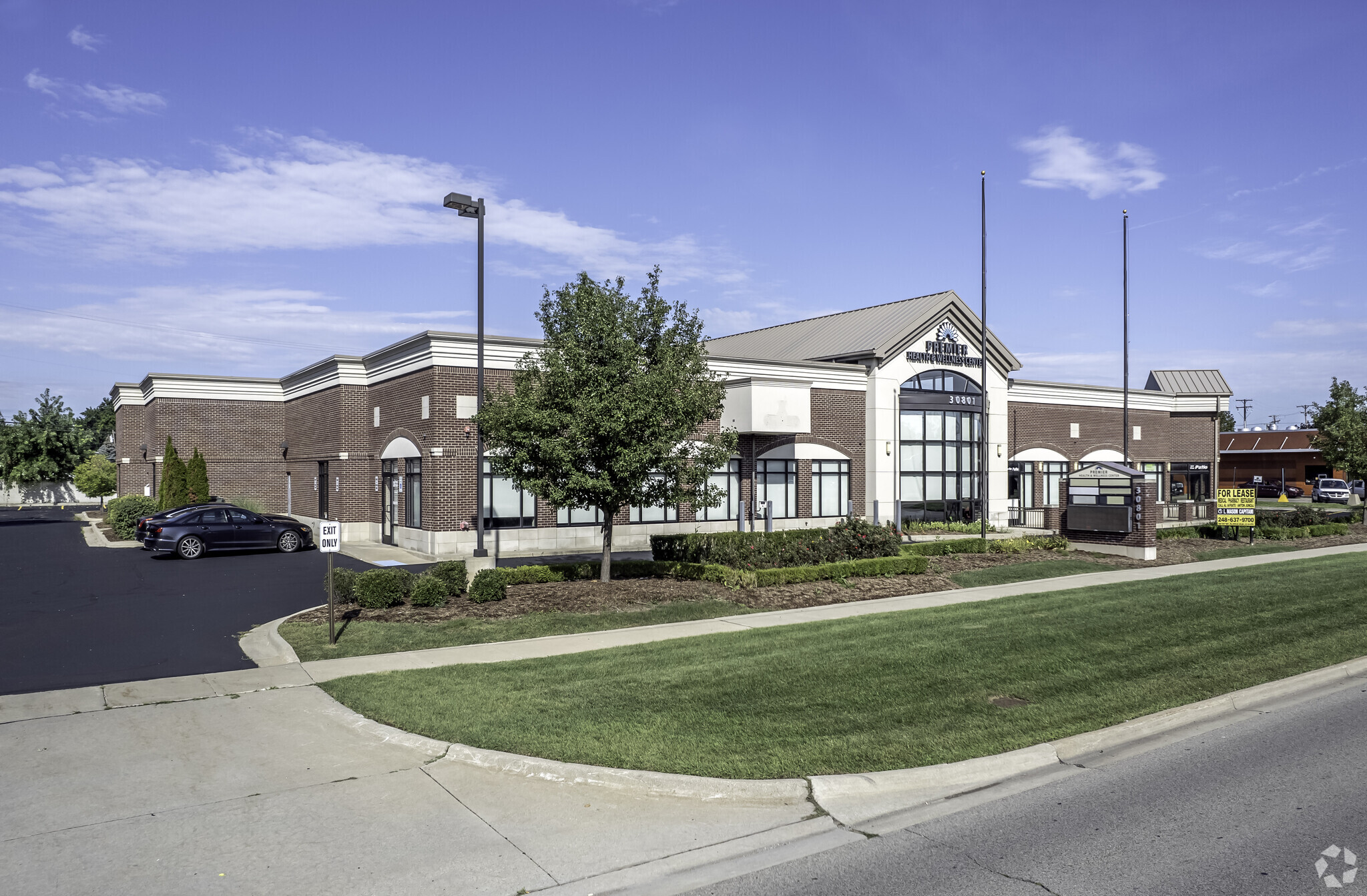 30801 Schoenherr Rd, Warren, MI for lease Primary Photo- Image 1 of 7