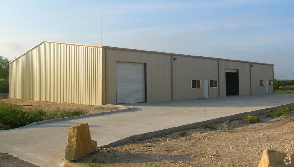 239 Investment Loop, Hutto, TX à vendre - Photo du bâtiment - Image 1 de 16