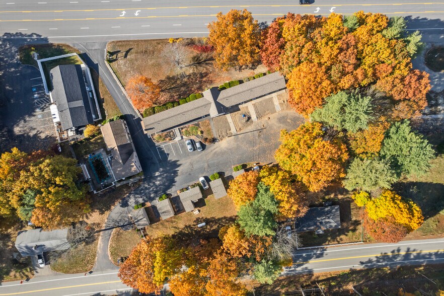 79 Old Post Rd, Kittery, ME à vendre - Photo du bâtiment - Image 3 de 25