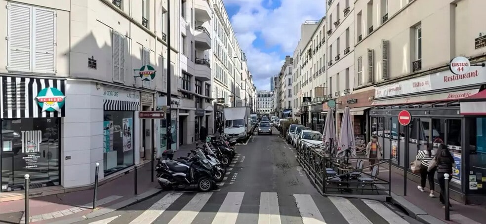 Retail in Levallois-Perret for lease - Building Photo - Image 1 of 3
