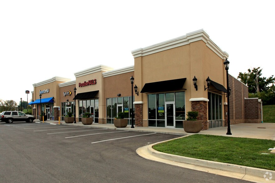 7000 John Davis Dr, Frankfort, KY à louer - Photo principale - Image 2 de 3