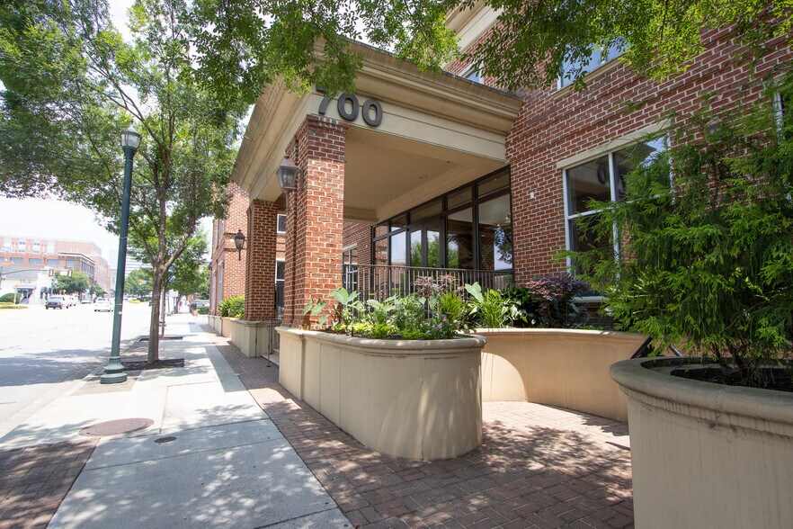 700 Gervais St, Columbia, SC à louer - Photo du bâtiment - Image 1 de 13
