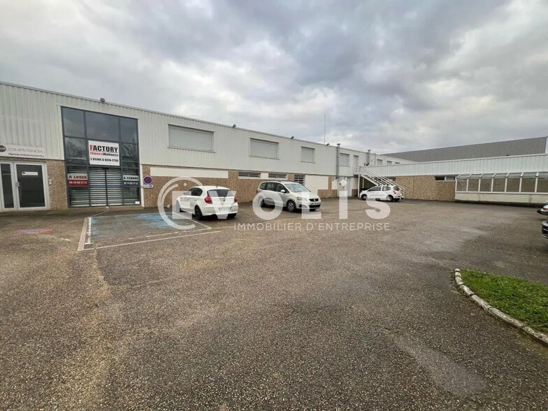 Flex in Miribel for sale - Building Photo - Image 1 of 32