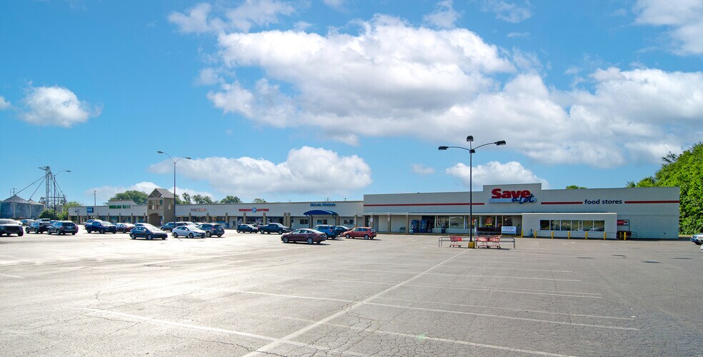 300-320 Lexington Rd, Versailles, KY à louer - Photo du bâtiment - Image 2 de 9