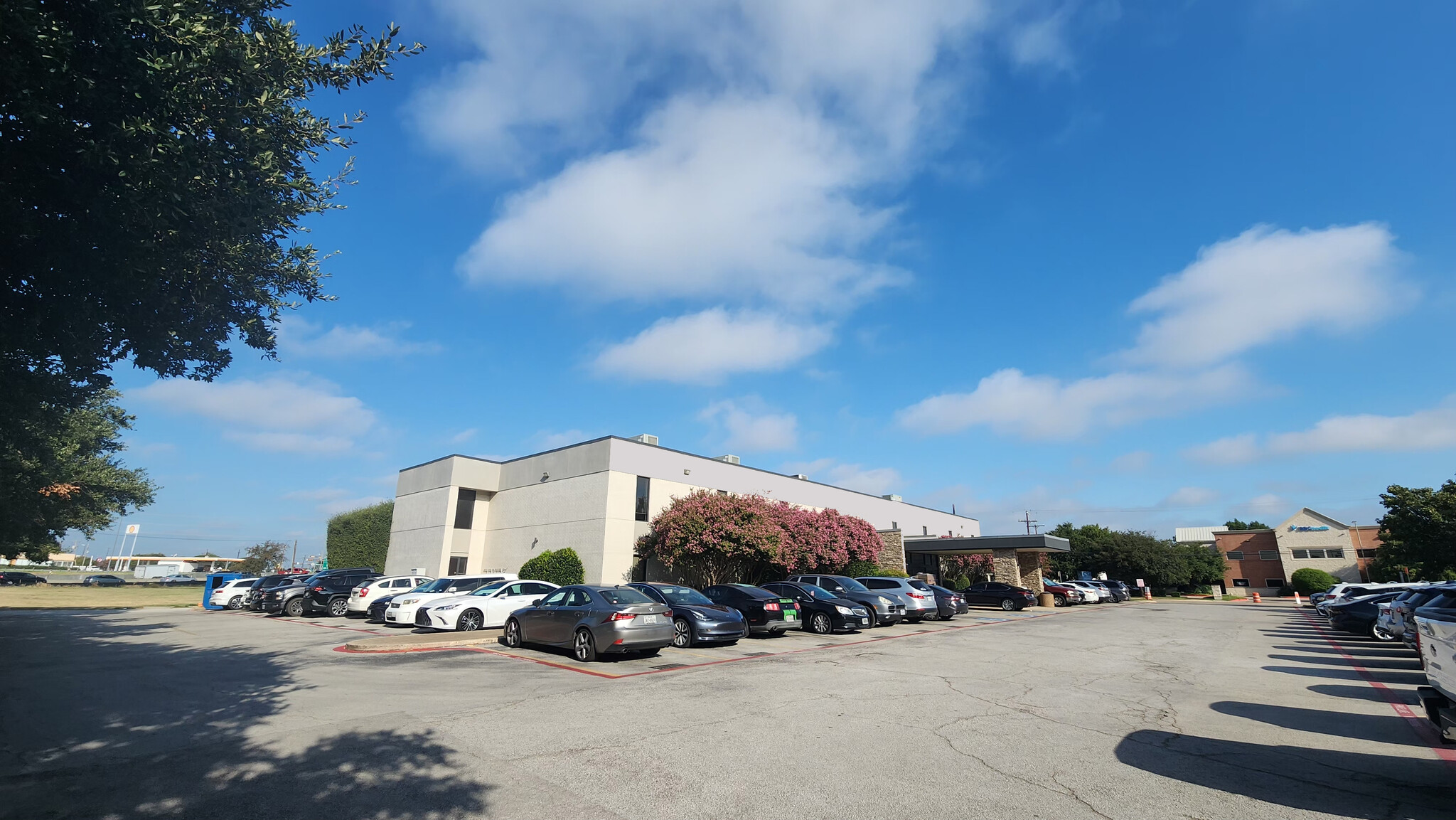 560 W Main St, Lewisville, TX for lease Building Photo- Image 1 of 30