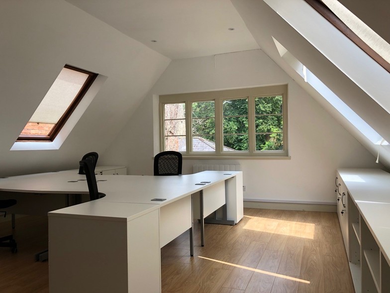 82-84 Watling St E, Towcester for lease - Interior Photo - Image 2 of 6