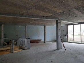 Route Du Pavé Des Gardes, Sèvres for lease Interior Photo- Image 1 of 4