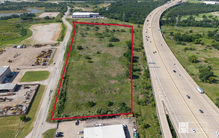 2651 Hardrock Rd, Grand Prairie, TX à vendre - Photo du bâtiment - Image 3 de 6