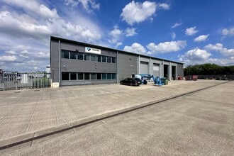 Unit 14 Hikers Way, Long Crendon for lease Building Photo- Image 2 of 7