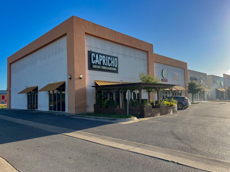 3341 Pablo Kisel Blvd, Brownsville, TX for lease - Primary Photo - Image 1 of 3