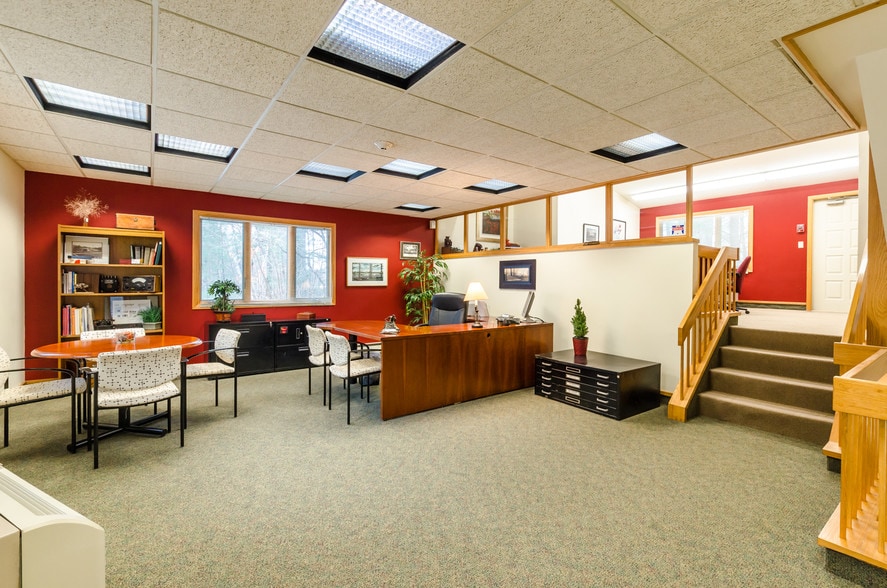 40-60 Beechwood Dr, North Andover, MA for lease - Interior Photo - Image 3 of 38