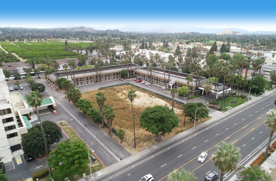 1550 University Ave, Riverside, CA for sale - Building Photo - Image 2 of 22