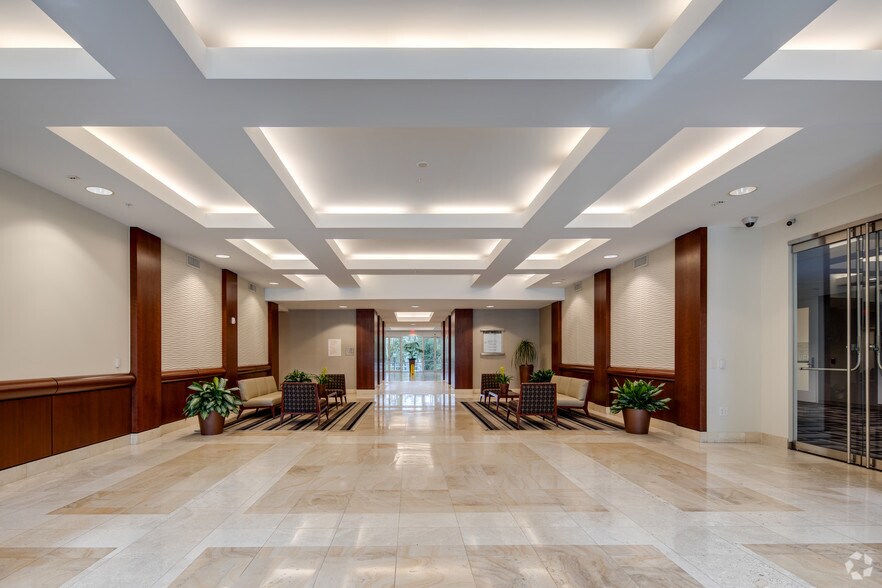 2405 Lucien Way, Maitland, FL à louer - Photo intérieure - Image 3 de 6