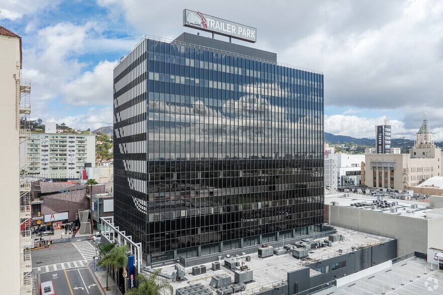 6922 Hollywood Blvd, Los Angeles, CA à louer - Photo du bâtiment - Image 3 de 21