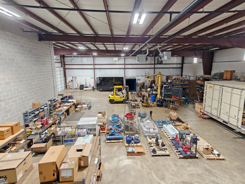1760 Commerce Dr, Montgomery, IL for lease - Building Photo - Image 3 of 13