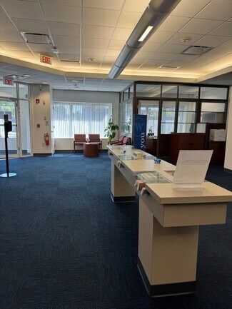 Plus de détails pour 13-17 Popham Rd, Scarsdale, NY - Commerce de détail à louer