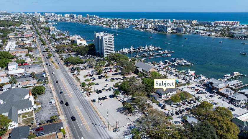 302 Harbor Blvd, Destin, FL à louer - Photo du bâtiment - Image 2 de 11