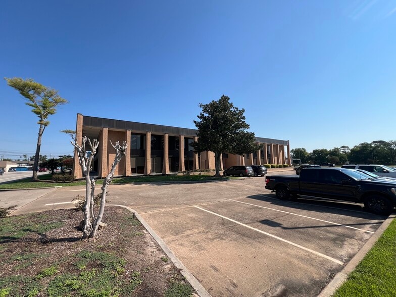 3400 Avenue H, Rosenberg, TX for sale - Building Photo - Image 3 of 13