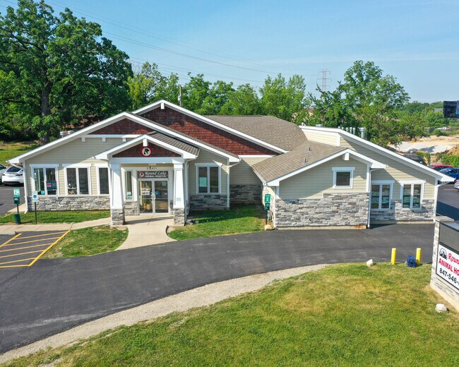 Plus de détails pour 24431 IL-134, Round Lake, IL - Commerce de détail à vendre