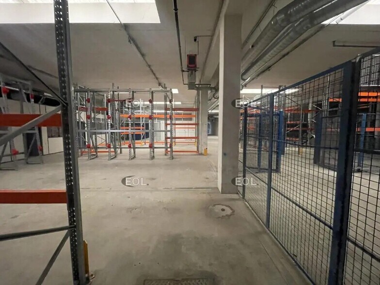 Flex in Eaubonne for sale - Building Photo - Image 2 of 12