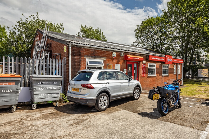 Fort St, Blackburn for lease - Primary Photo - Image 1 of 3