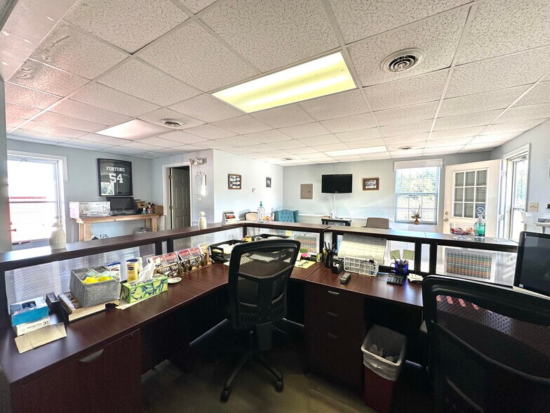 4041 Davis hwy, Louisa, VA à vendre - Hall d’entrée - Image 3 de 13