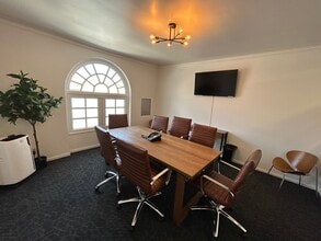 1041 N Formosa Ave, West Hollywood, CA for lease Interior Photo- Image 1 of 4