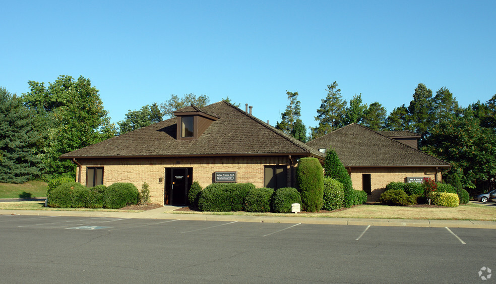 413 Chatham Square Office Park, Fredericksburg, VA à vendre - Photo principale - Image 1 de 1