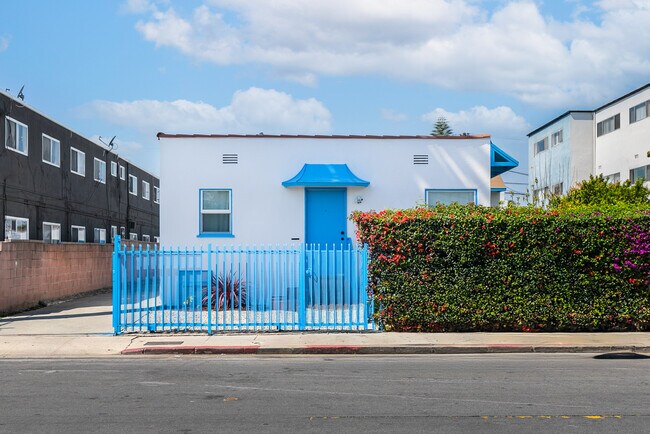Plus de détails pour 2243-2245 S Ridgeley Dr, Los Angeles, CA - Multi-résidentiel à vendre