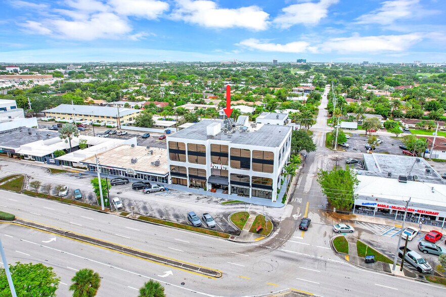 2691 E Oakland Park Blvd, Fort Lauderdale, FL à louer - Photo du bâtiment - Image 2 de 30