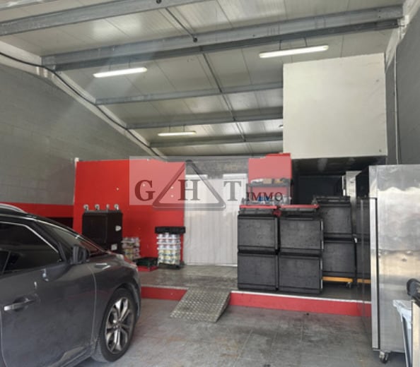 Industrial in Linas for lease Interior Photo- Image 1 of 2
