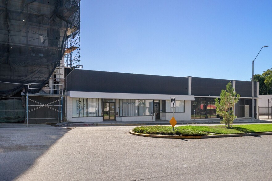 330-334 E Hillcrest Blvd, Inglewood, CA à vendre - Photo du bâtiment - Image 3 de 7